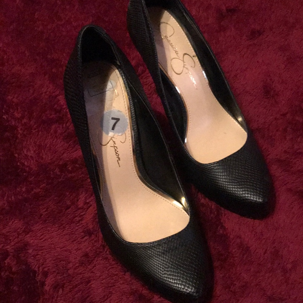 Jessica Simpson black pumps